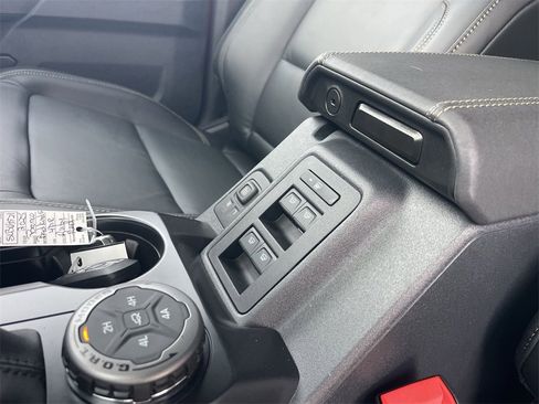 New 2025 Ford Bronco Badlands image 19