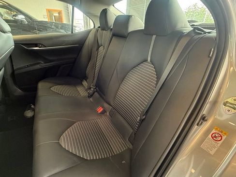 Used 2018 Toyota Camry SE FWD image 9