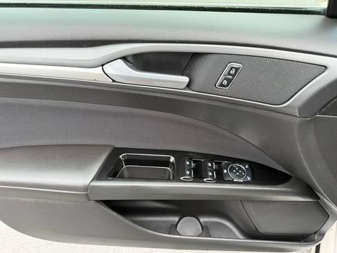 Used 2013 Ford Fusion SE FWD image 13