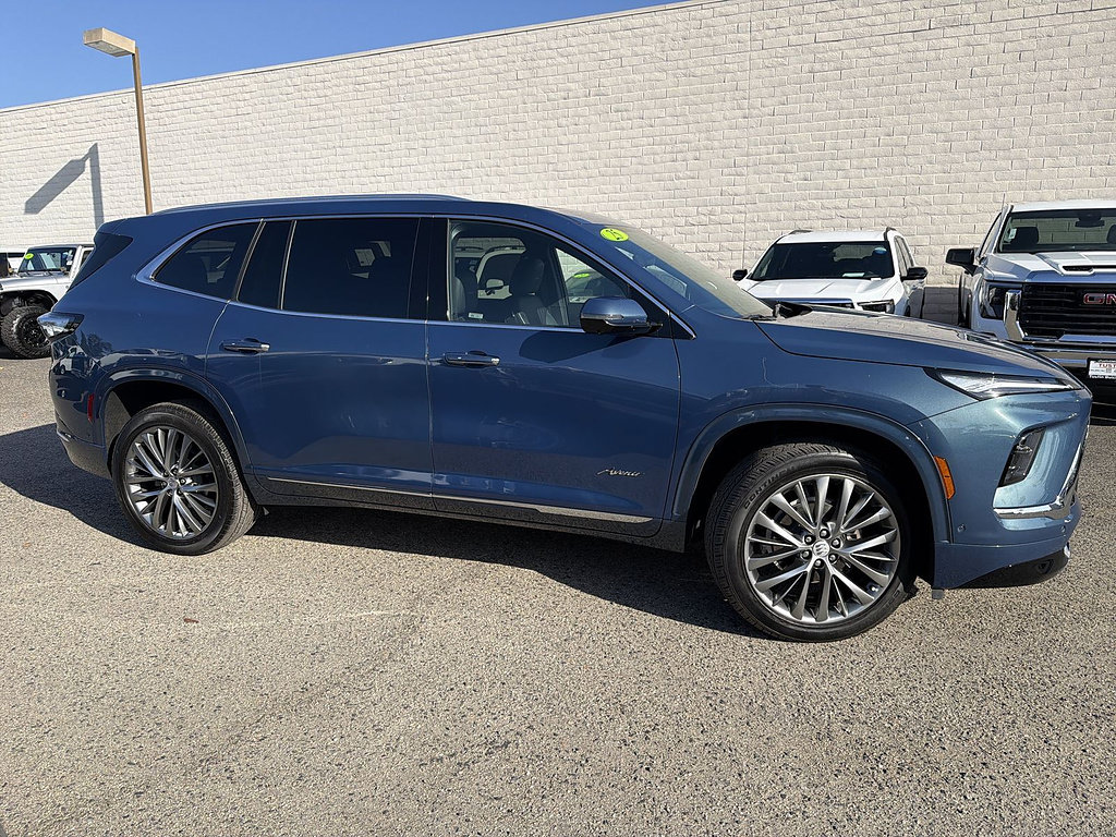 Used 2025 Buick Enclave Avenir w/ Super Cruise Package AWD/4WD image 4