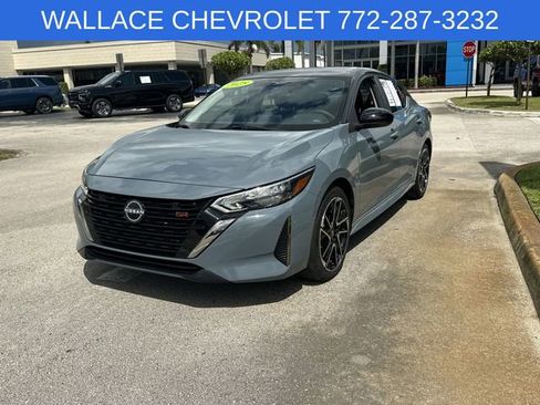 Used 2025 Nissan Sentra SR image 2