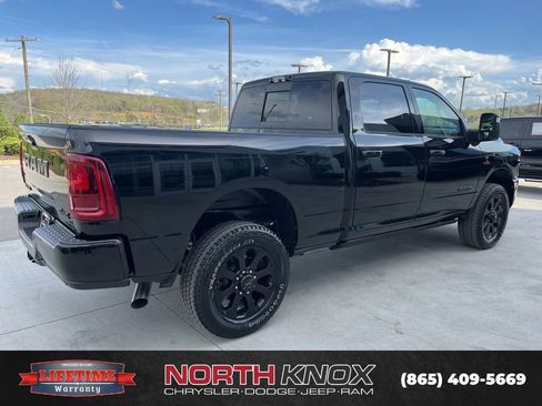 New 2026 RAM 2500 Laramie AWD/4WD image 21