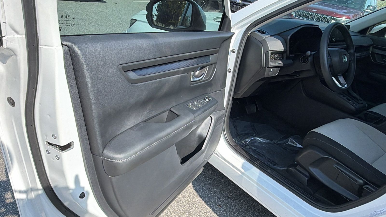 Used 2024 Honda CR-V LX image 10