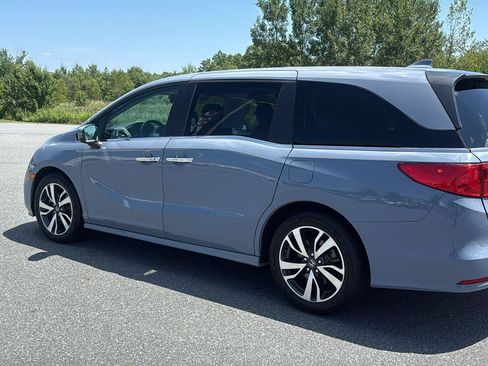 Used 2023 Honda Odyssey Touring image 9