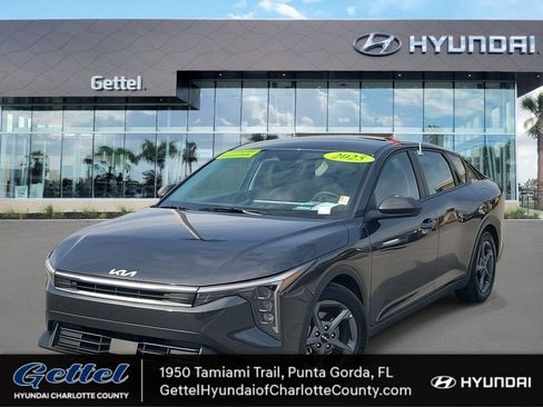 Used 2025 Kia K4 LXS image 1