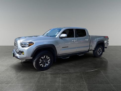 Used 2023 Toyota Tacoma TRD Off-Road w/ Black Out Package (TMS) AWD/4WD image 3