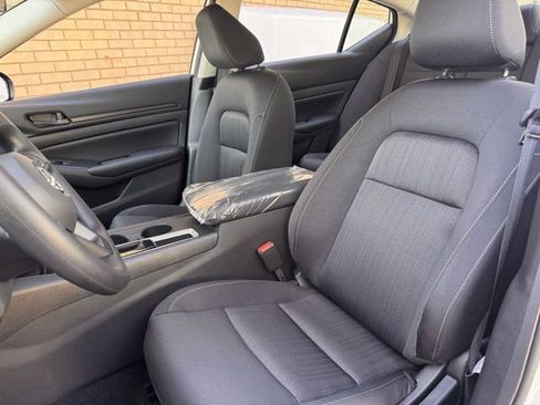 Used 2025 Nissan Altima 2.5 S FWD image 5