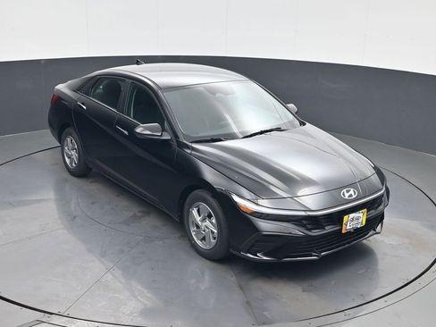 New 2026 Hyundai Elantra SE image 15