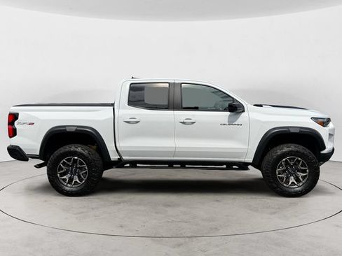 Used 2023 Chevrolet Colorado ZR2 w/ ZR2 Convenience Package III AWD/4WD image 4