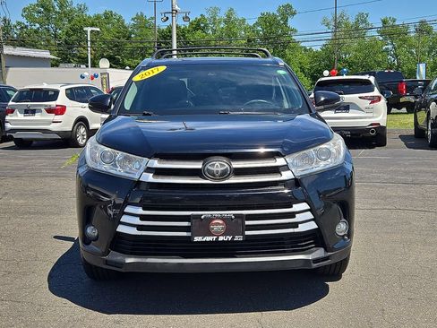 Used 2017 Toyota Highlander XLE w/ Protection Package #3 AWD/4WD image 3