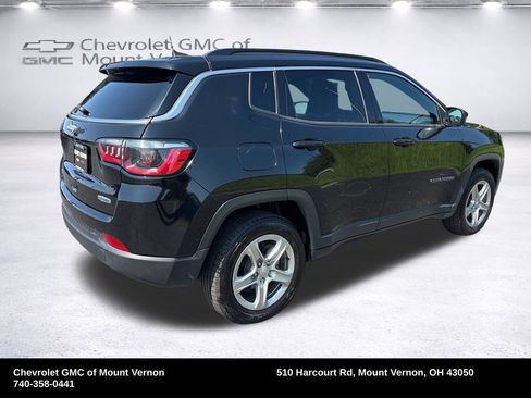 Used 2024 Jeep Compass Latitude AWD/4WD image 5