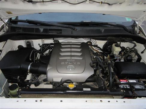 Used 2010 Toyota Tundra 4x4 Double Cab image 25