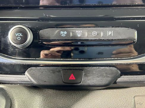 Used 2023 Ford Transit 350 XLT image 20