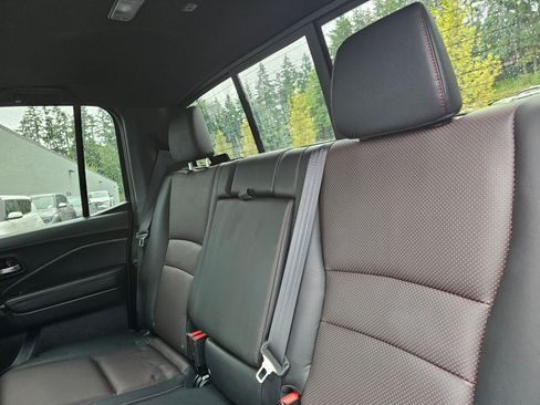 Used 2025 Honda Ridgeline Black Edition image 22