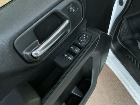 Used 2023 Chevrolet Silverado 1500 Custom image 15