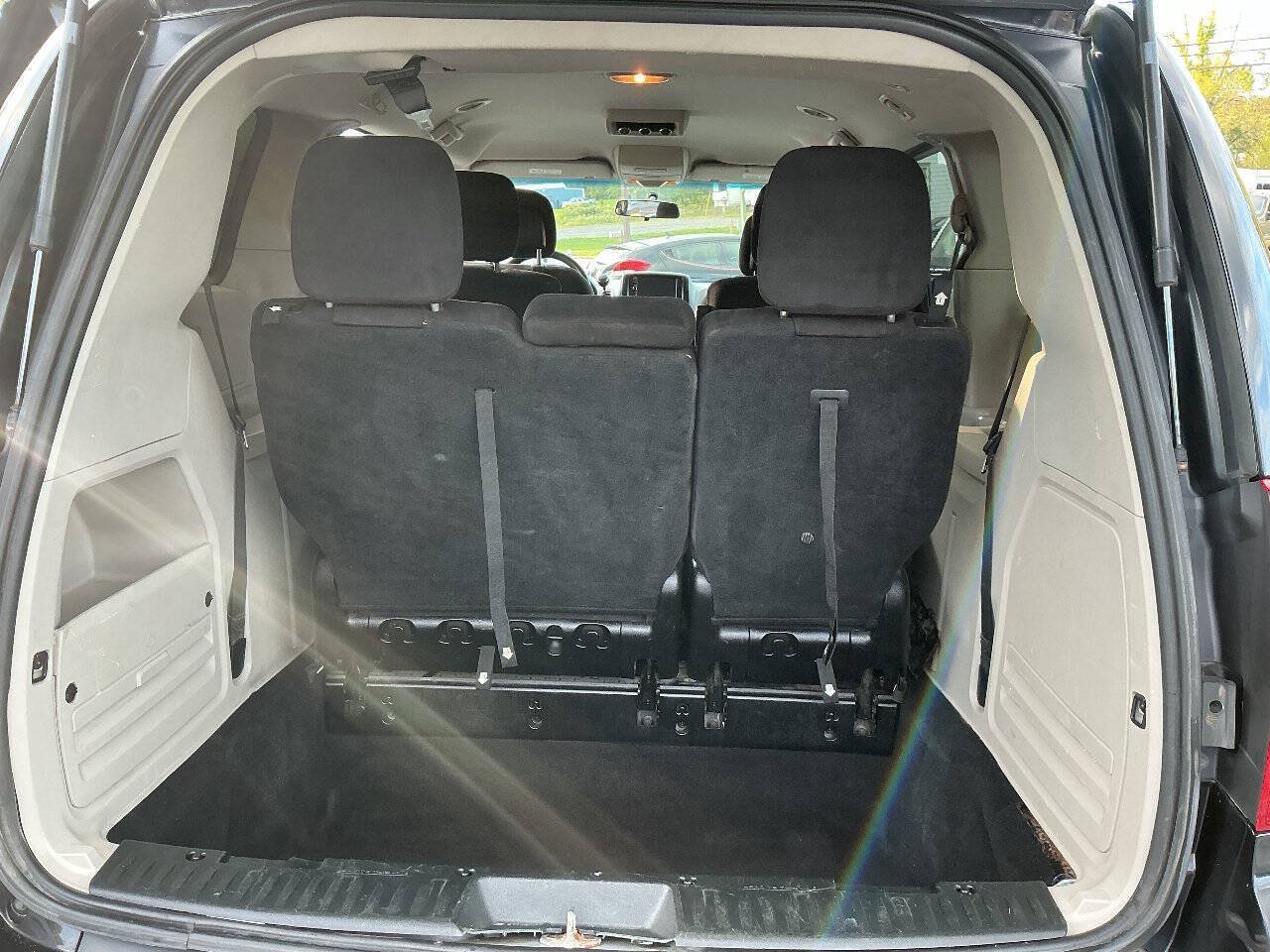 Used 2012 Dodge Grand Caravan SE FWD image 15