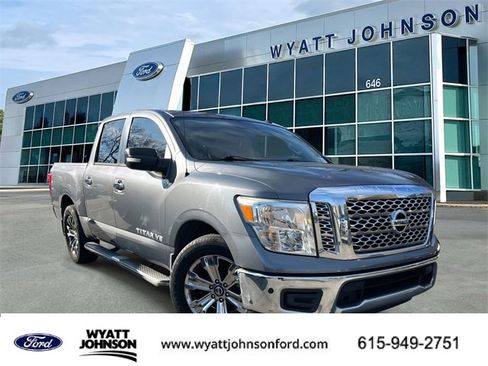 Used 2019 Nissan Titan SV w/ SV Convenience Package image 1