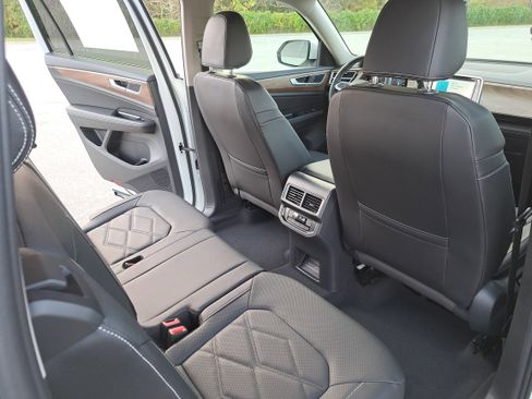 New 2026 Volkswagen Atlas SE image 11