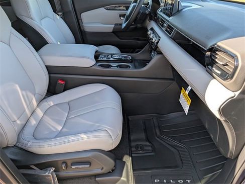 New 2025 Honda Pilot Touring image 30