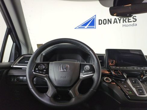 Used 2024 Honda Odyssey Elite image 17