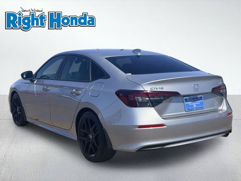 Used 2025 Honda Civic Sport image 4