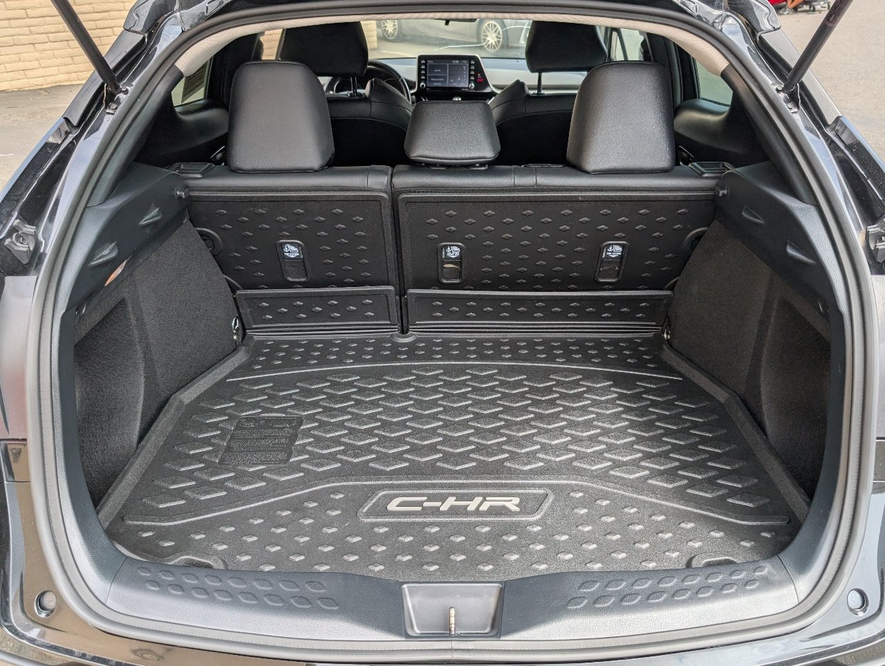 Used 2022 Toyota C-HR Limited FWD image 8