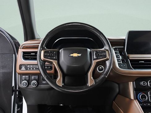 Used 2022 Chevrolet Suburban High Country AWD/4WD image 9
