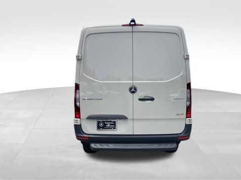 Used 2025 Mercedes-Benz Sprinter 2500 image 4