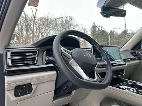 New 2026 Volkswagen Atlas SEL image 6