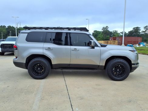 Used 2025 Lexus GX 550 w/ Accessory Package (2T) AWD/4WD image 5
