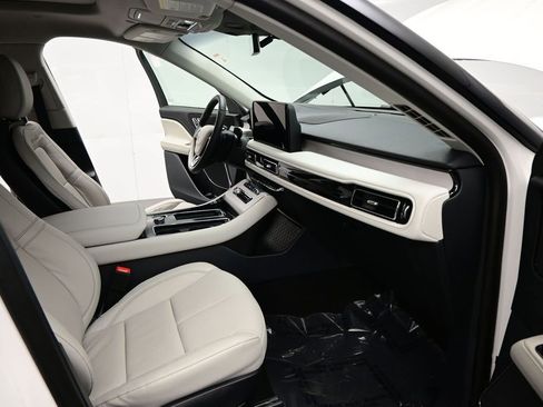 Used 2025 Lincoln Aviator Reserve AWD/4WD image 18