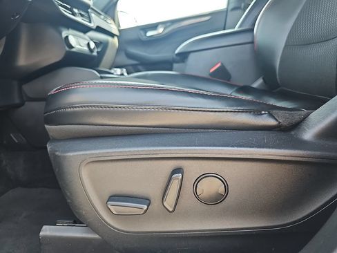 Used 2025 Ford Escape ST-Line Select AWD/4WD image 28