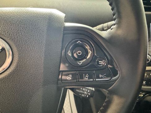Used 2021 Toyota Prius FWD image 14