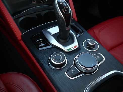 Used 2021 Alfa Romeo Stelvio Sprint w/ Nero Edizione image 24