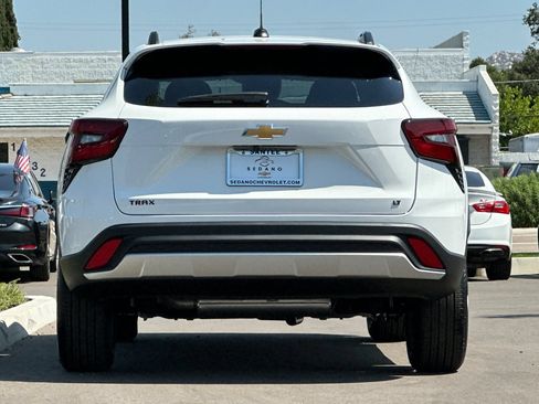 New 2026 Chevrolet Trax LT FWD image 5