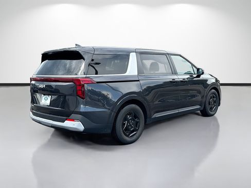 Used 2025 Kia Carnival FWD image 5