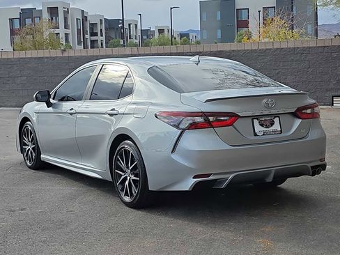 Used 2022 Toyota Camry SE image 7