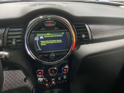 Used 2018 MINI Cooper S image 16