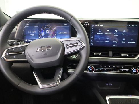New 2026 Chevrolet Equinox LT w/ Convenience Package II AWD/4WD image 24