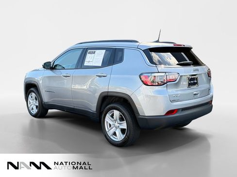 Used 2022 Jeep Compass Latitude AWD/4WD image 3