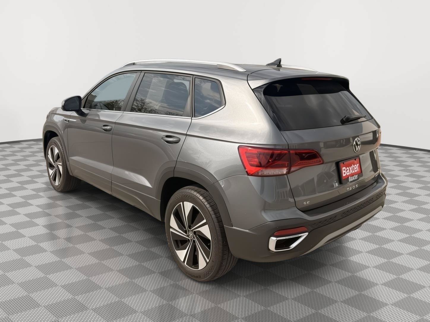 Certified 2024 Volkswagen Taos SE AWD/4WD image 9