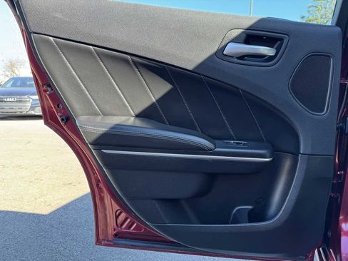 Used 2018 Dodge Charger GT image 39