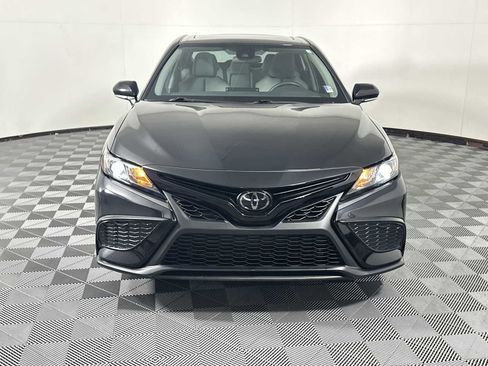 Used 2024 Toyota Camry SE image 2