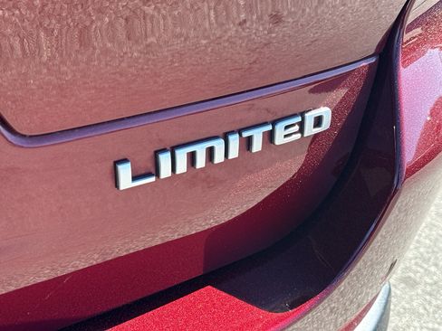 Used 2024 Jeep Grand Cherokee L Limited w/ Luxury Tech Group II AWD/4WD image 8