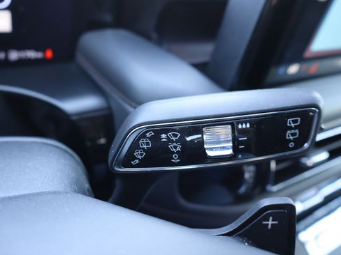 Used 2025 Lincoln Aviator Reserve w/ Equipment Group 201A image 24