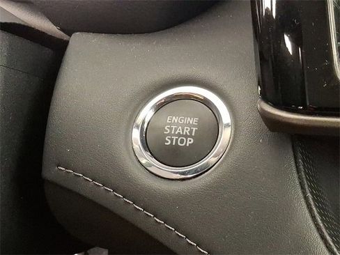 Used 2023 Toyota Highlander L image 27