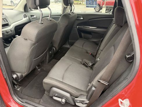 Used 2019 Dodge Journey SE FWD image 10