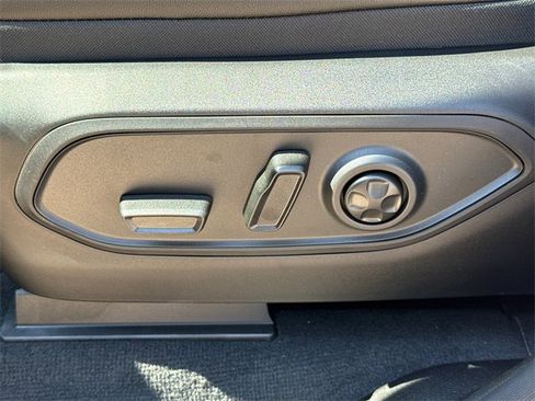 New 2025 Jeep Grand Cherokee Limited w/ Luxury Tech Group II image 24