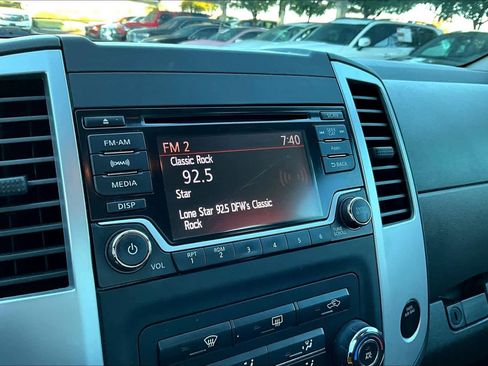 Used 2015 Nissan Xterra S image 29