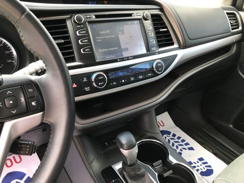 Used 2016 Toyota Highlander XLE AWD/4WD image 17